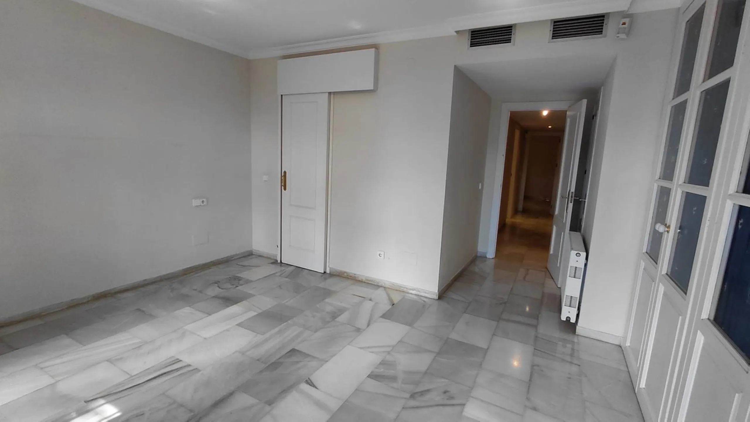 House - Semi-Detached House в продаже в Manilva, Málaga. В доме 3 спален и 2 ванных комнат. Площадь дома 191 м². Площадь участка 91 м²