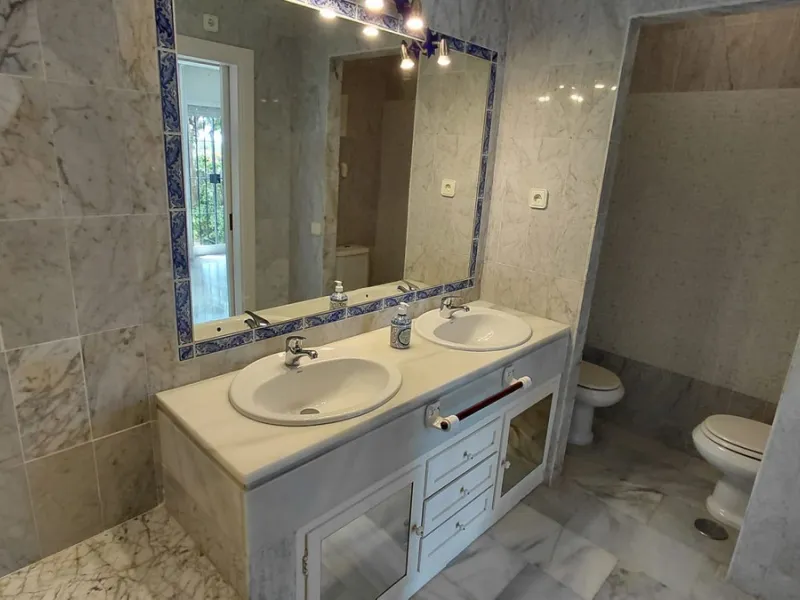 House - Semi-Detached House в продаже в Manilva, Málaga. В доме 3 спален и 2 ванных комнат. Площадь дома 191 м². Площадь участка 91 м²