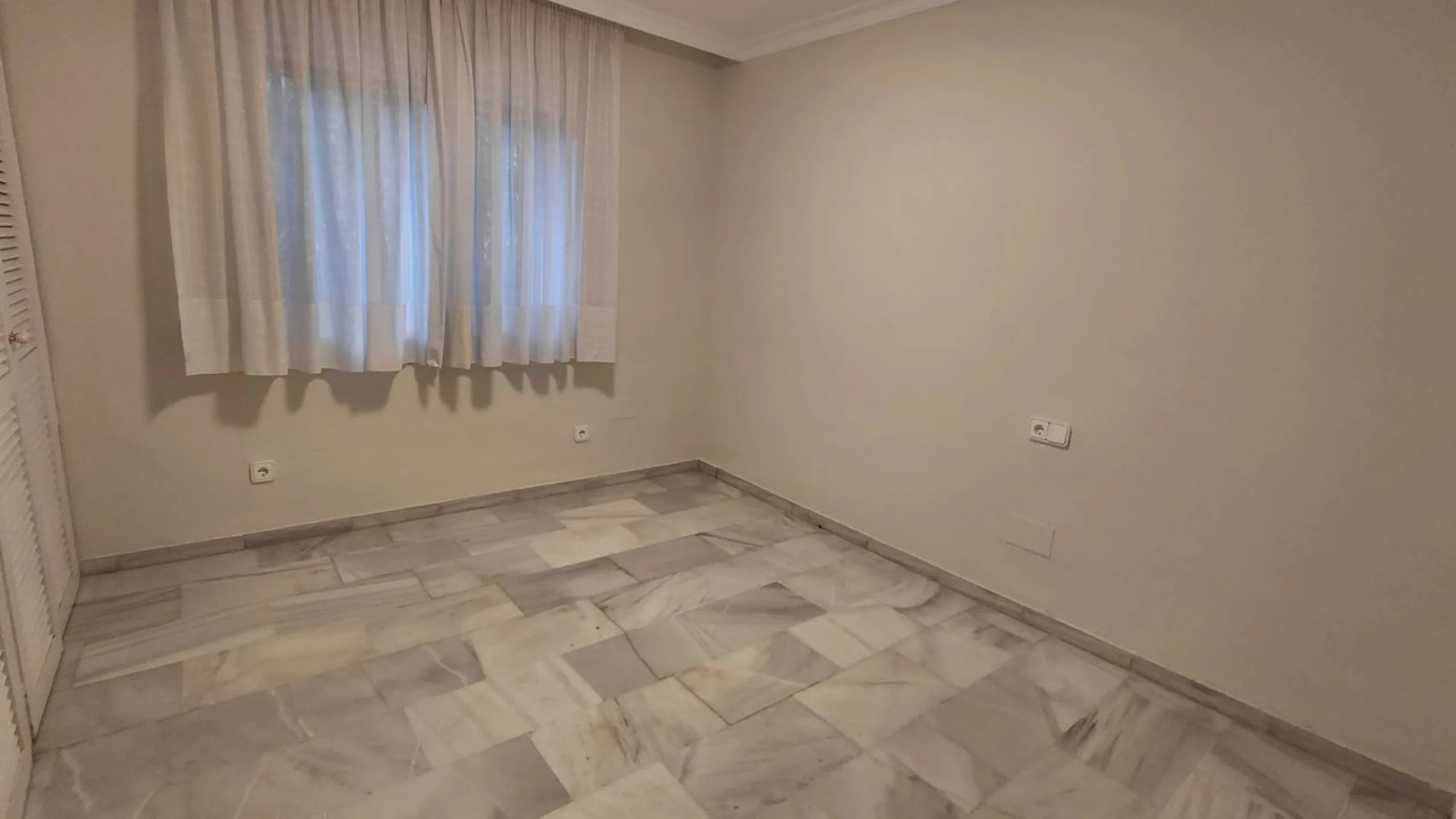 House - Semi-Detached House в продаже в Manilva, Málaga. В доме 3 спален и 2 ванных комнат. Площадь дома 191 м². Площадь участка 91 м²