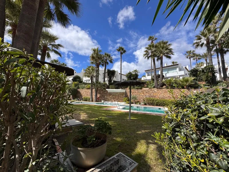 House - Semi-Detached House в продаже в Manilva, Málaga. В доме 3 спален и 2 ванных комнат. Площадь дома 191 м². Площадь участка 91 м²