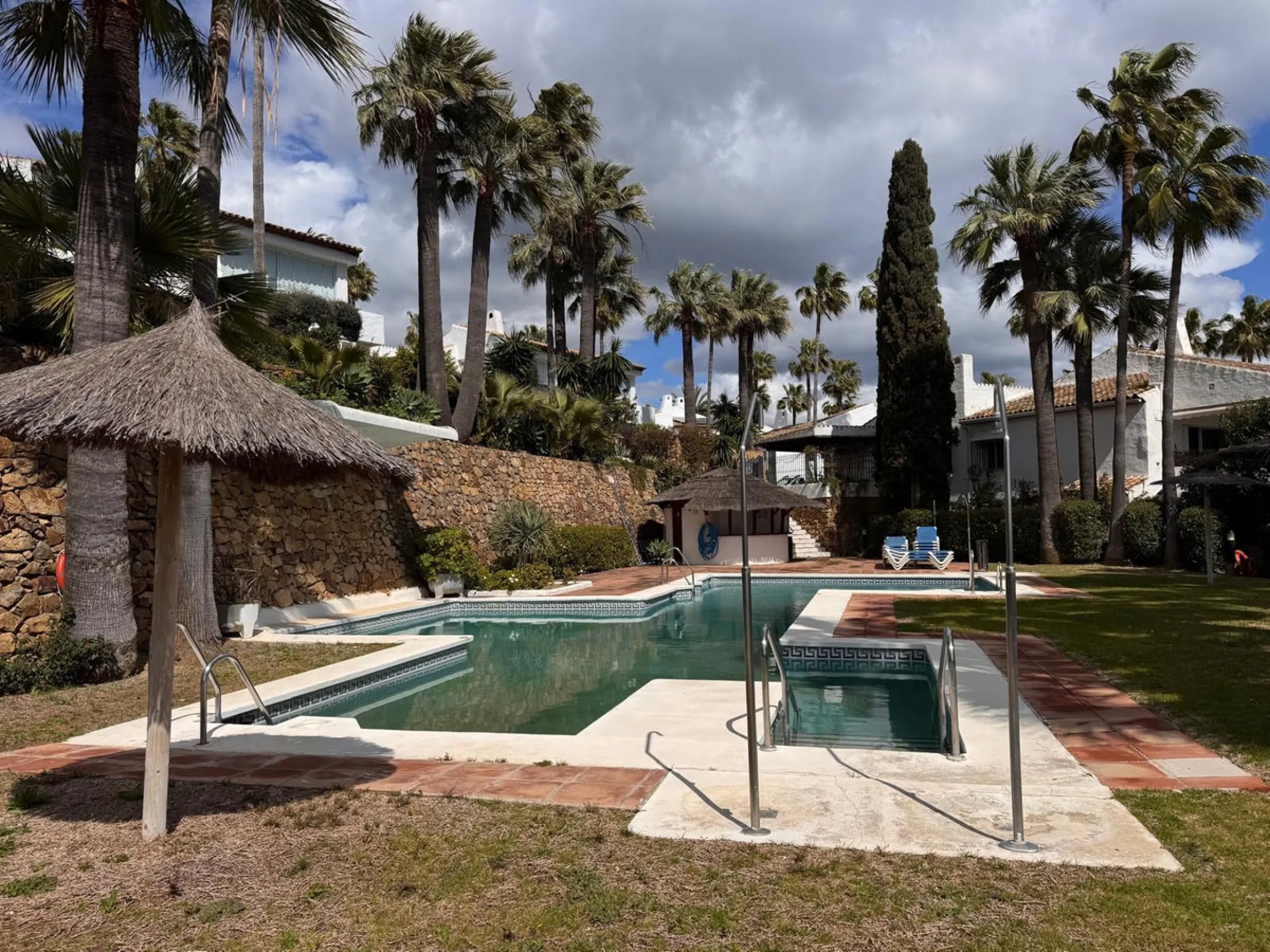 House - Semi-Detached House в продаже в Manilva, Málaga. В доме 3 спален и 2 ванных комнат. Площадь дома 191 м². Площадь участка 91 м²