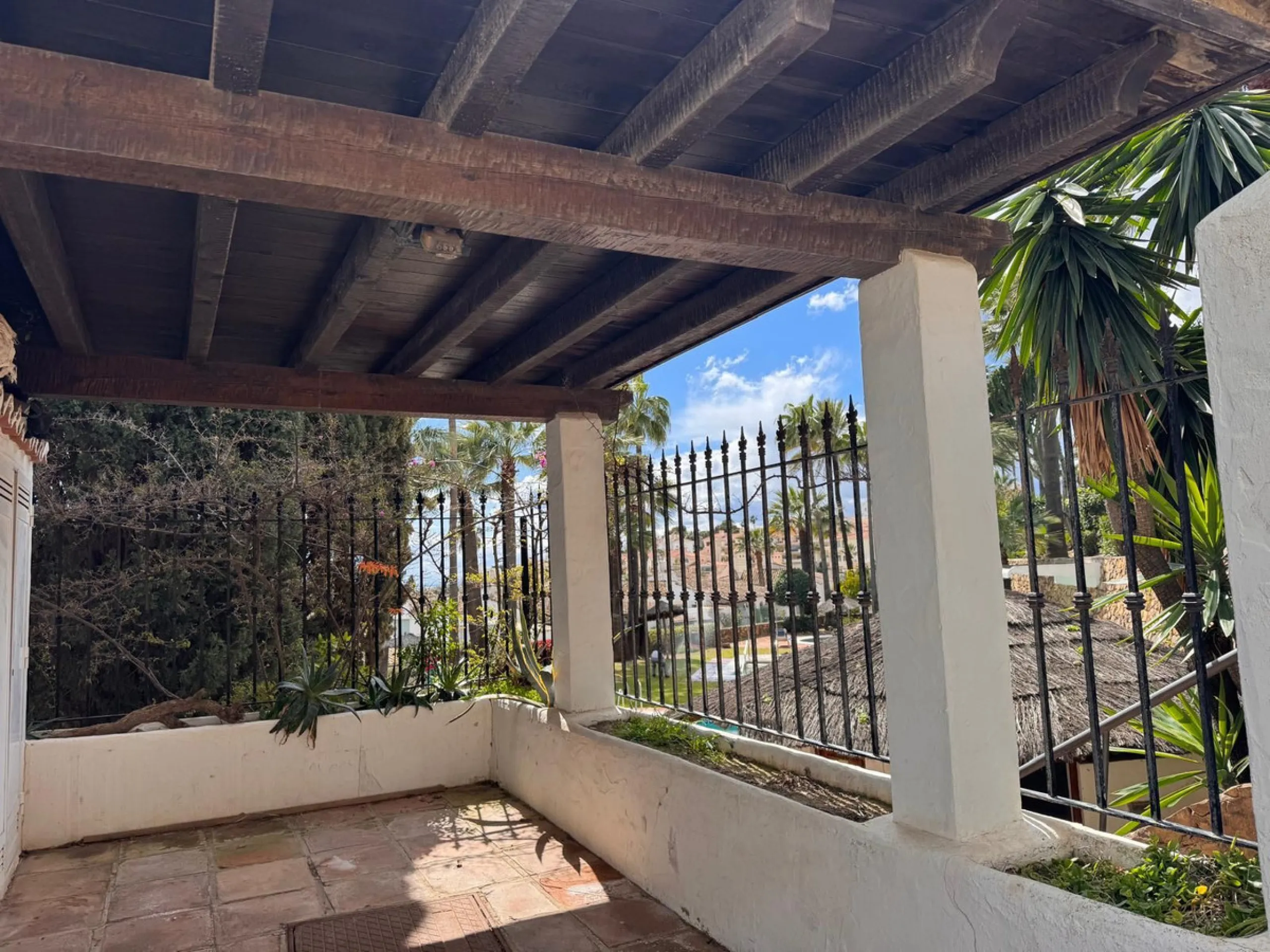 House - Semi-Detached House в продаже в Manilva, Málaga. В доме 3 спален и 2 ванных комнат. Площадь дома 191 м². Площадь участка 91 м²
