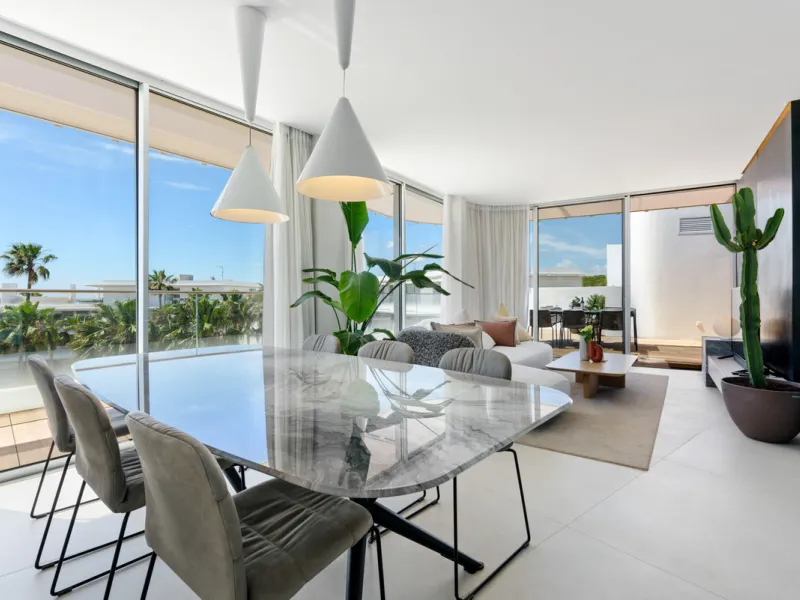 A three-bedroom penthouse located in one of Estepona's most prestigious frontline beach developments, offering uninterrupted Mediterranean views and contemporary coastal living.