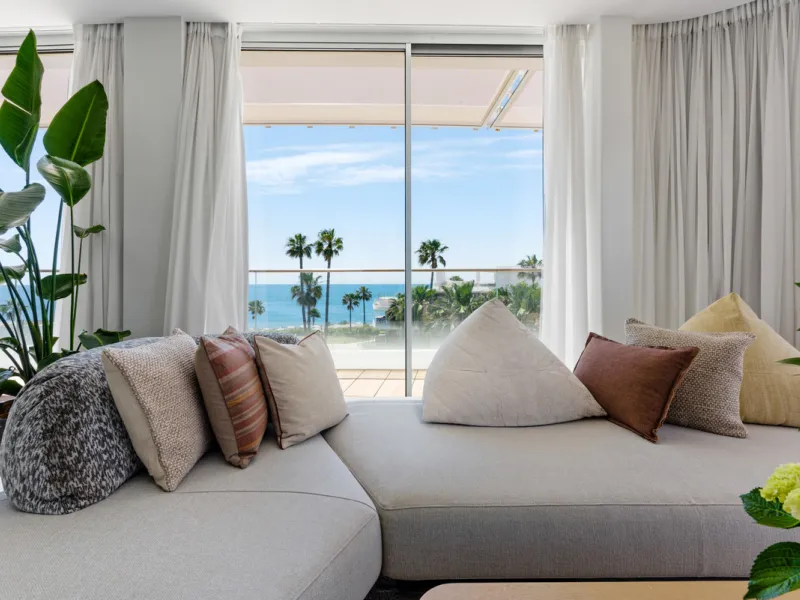 A three-bedroom penthouse located in one of Estepona's most prestigious frontline beach developments, offering uninterrupted Mediterranean views and contemporary coastal living.