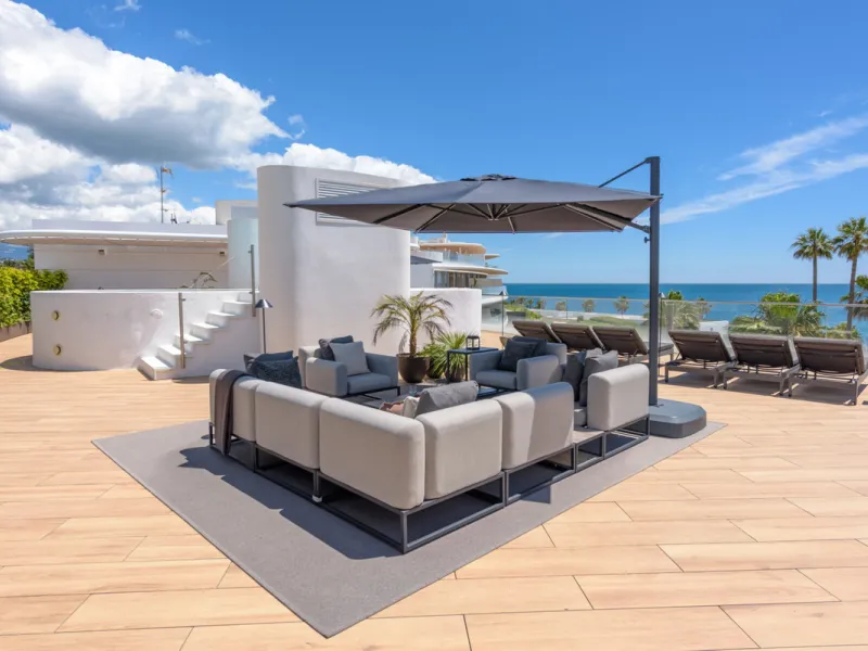 A three-bedroom penthouse located in one of Estepona's most prestigious frontline beach developments, offering uninterrupted Mediterranean views and contemporary coastal living.