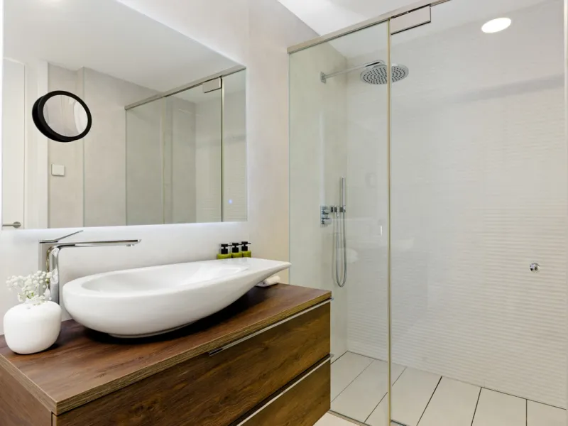 A three-bedroom penthouse located in one of Estepona's most prestigious frontline beach developments, offering uninterrupted Mediterranean views and contemporary coastal living.