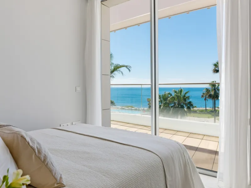 A three-bedroom penthouse located in one of Estepona's most prestigious frontline beach developments, offering uninterrupted Mediterranean views and contemporary coastal living.