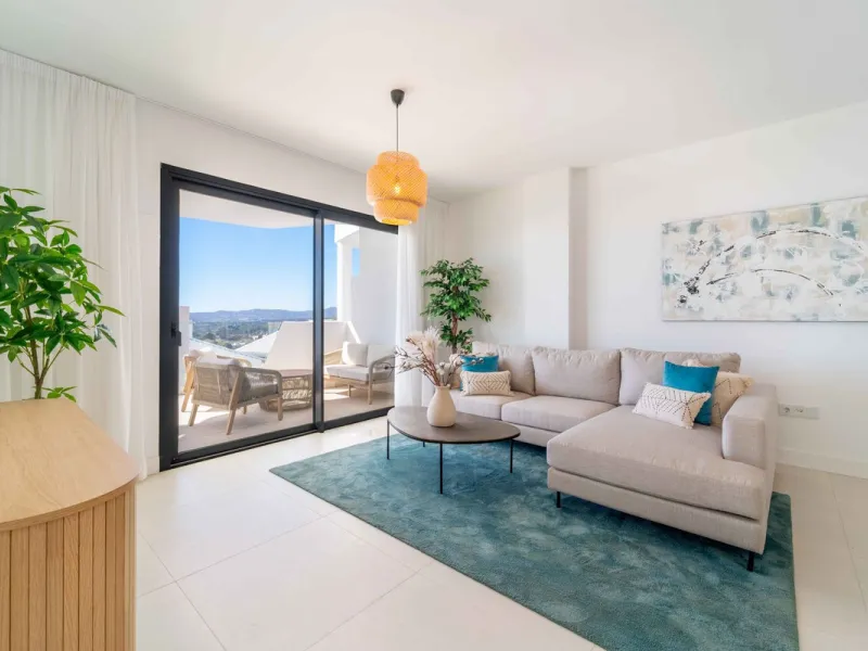 Modern three-bedroom apartment with panoramic sea views in an elevated position on the Costa del Sol.