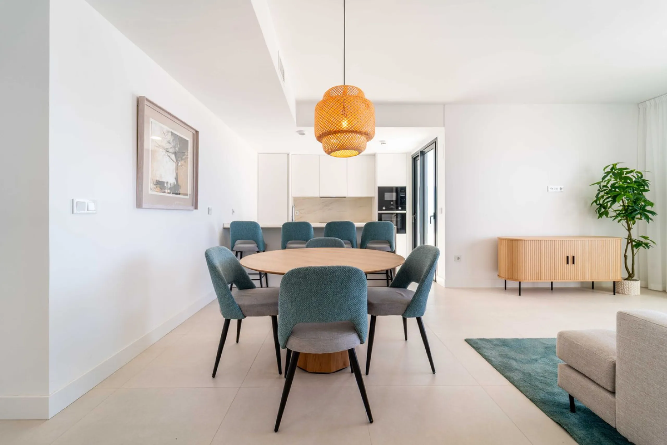 Modern three-bedroom apartment with panoramic sea views in an elevated position on the Costa del Sol.