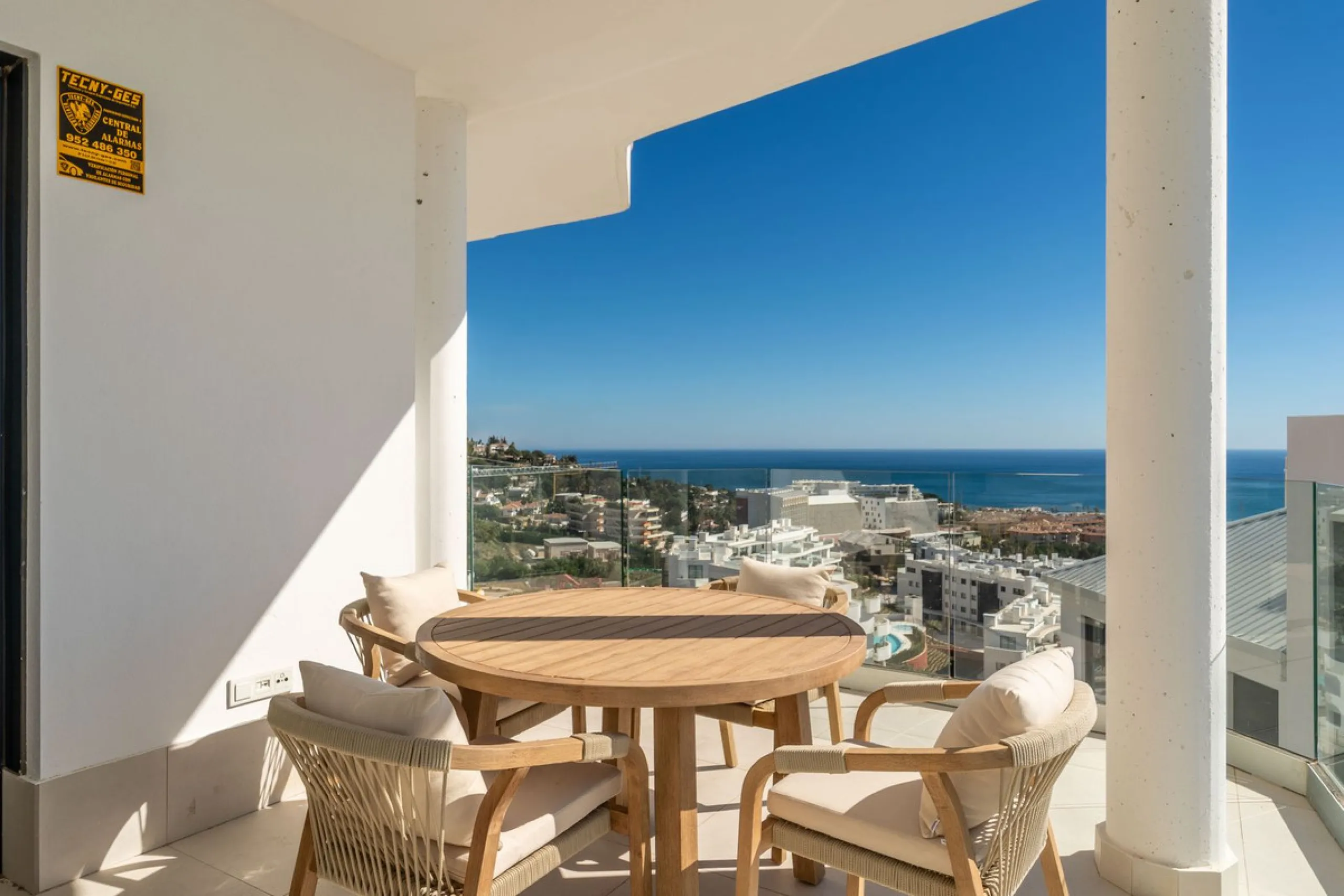 Modern three-bedroom apartment with panoramic sea views in an elevated position on the Costa del Sol.