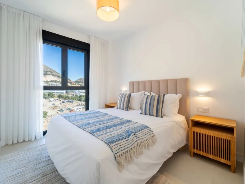 Modern three-bedroom apartment with panoramic sea views in an elevated position on the Costa del Sol.