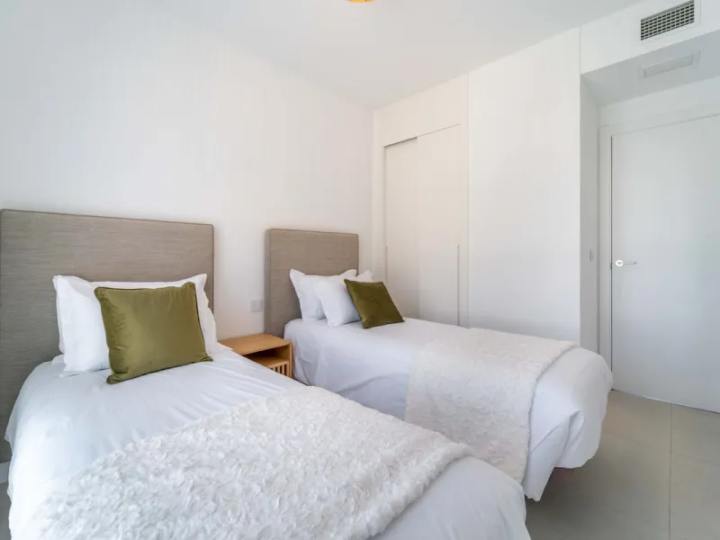 Modern three-bedroom apartment with panoramic sea views in an elevated position on the Costa del Sol.