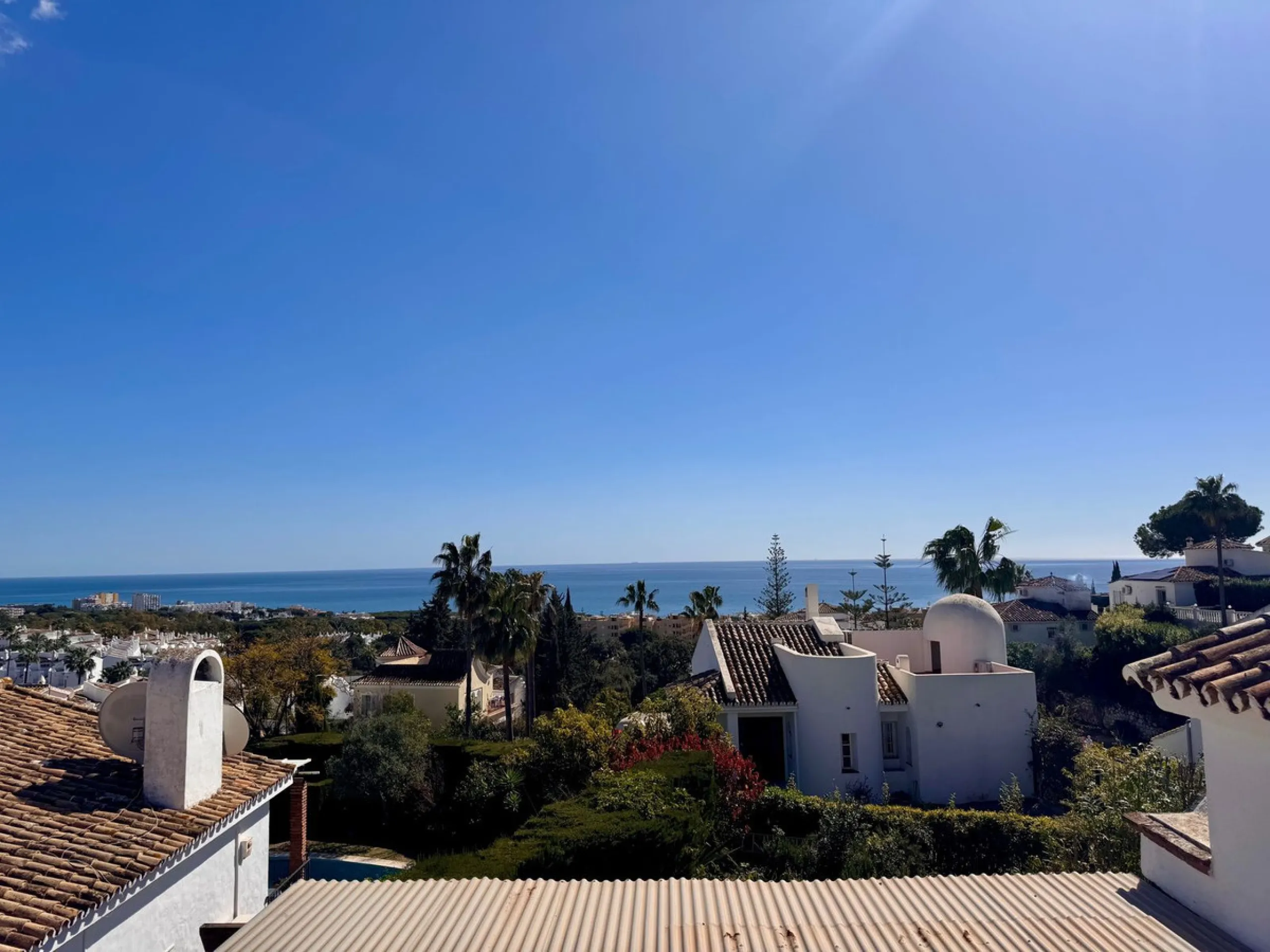 Rare Single-Level Villa with Sea Views in Prime Calahonda Location.