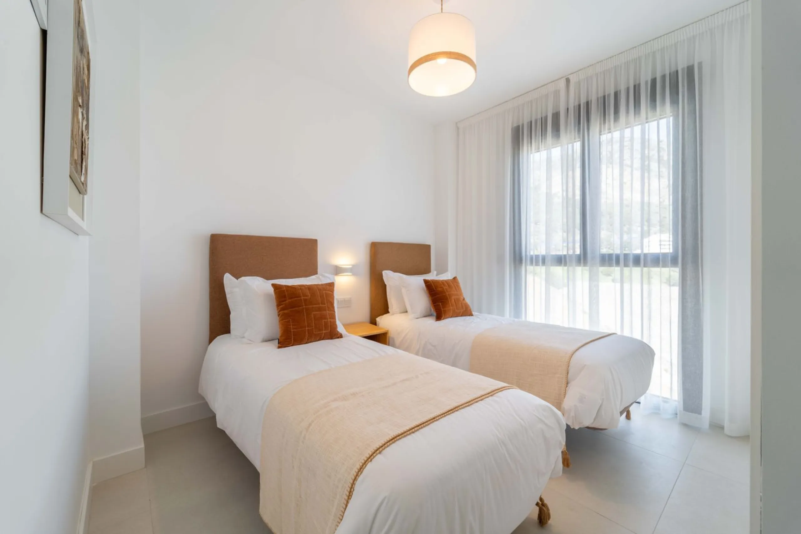 Modern three-bedroom apartment with panoramic sea views in an elevated position on the Costa del Sol.