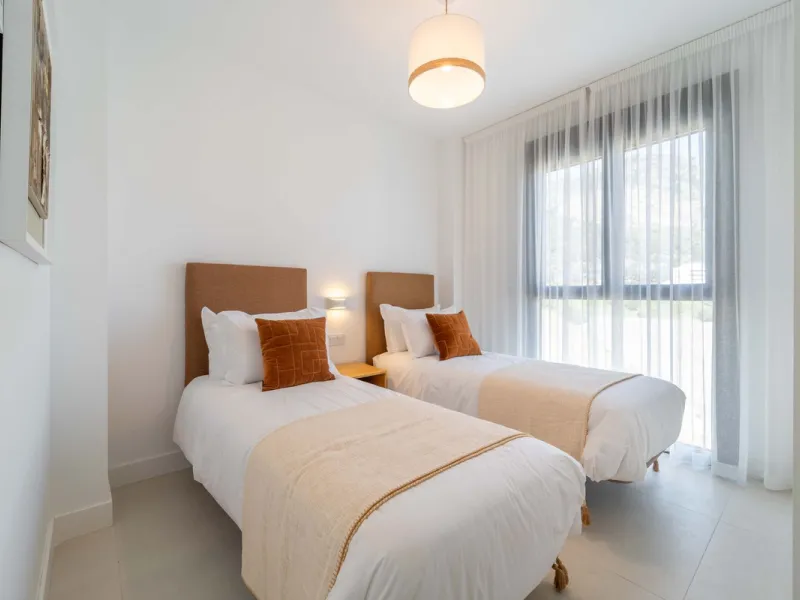 Modern three-bedroom apartment with panoramic sea views in an elevated position on the Costa del Sol.