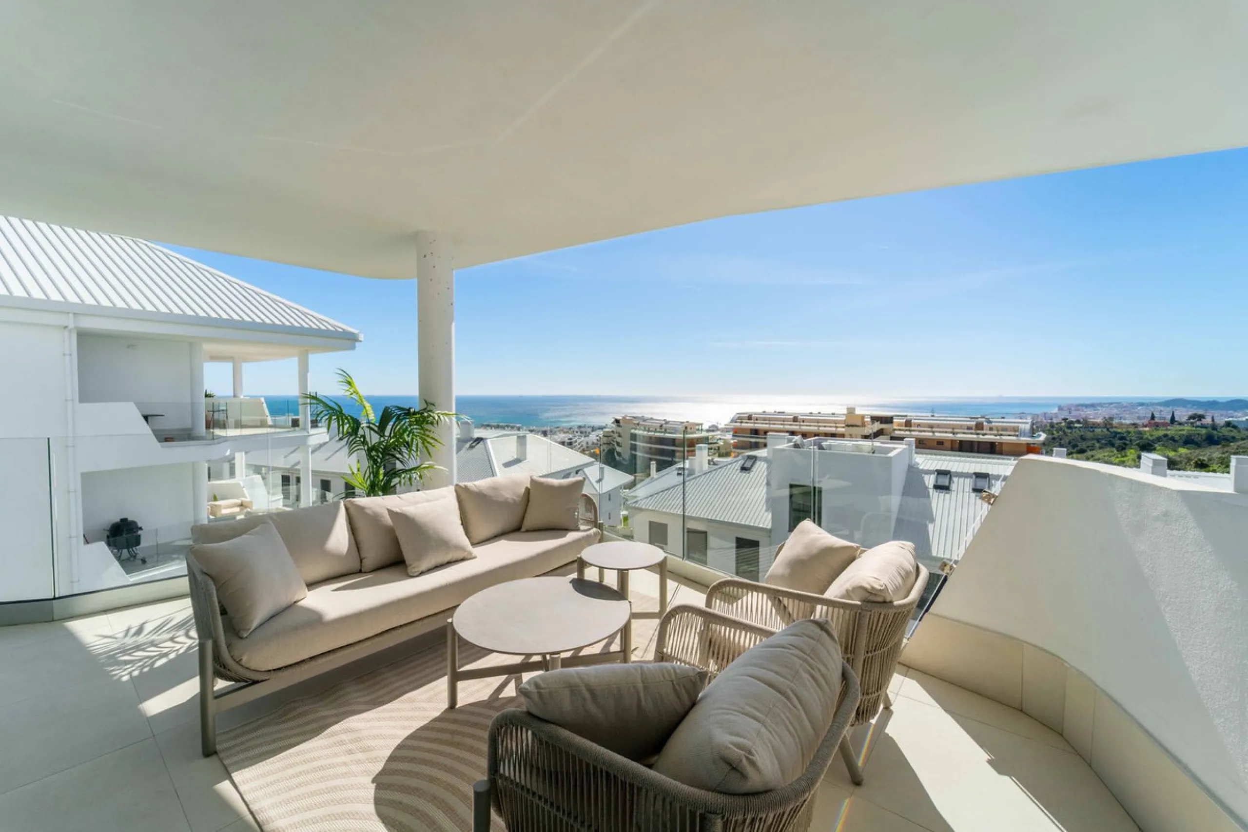 Apartment - Middle Floor Apartment в продаже в Fuengirola, Málaga. В доме 3 спален и 2 ванных комнат. Площадь дома 125 м²