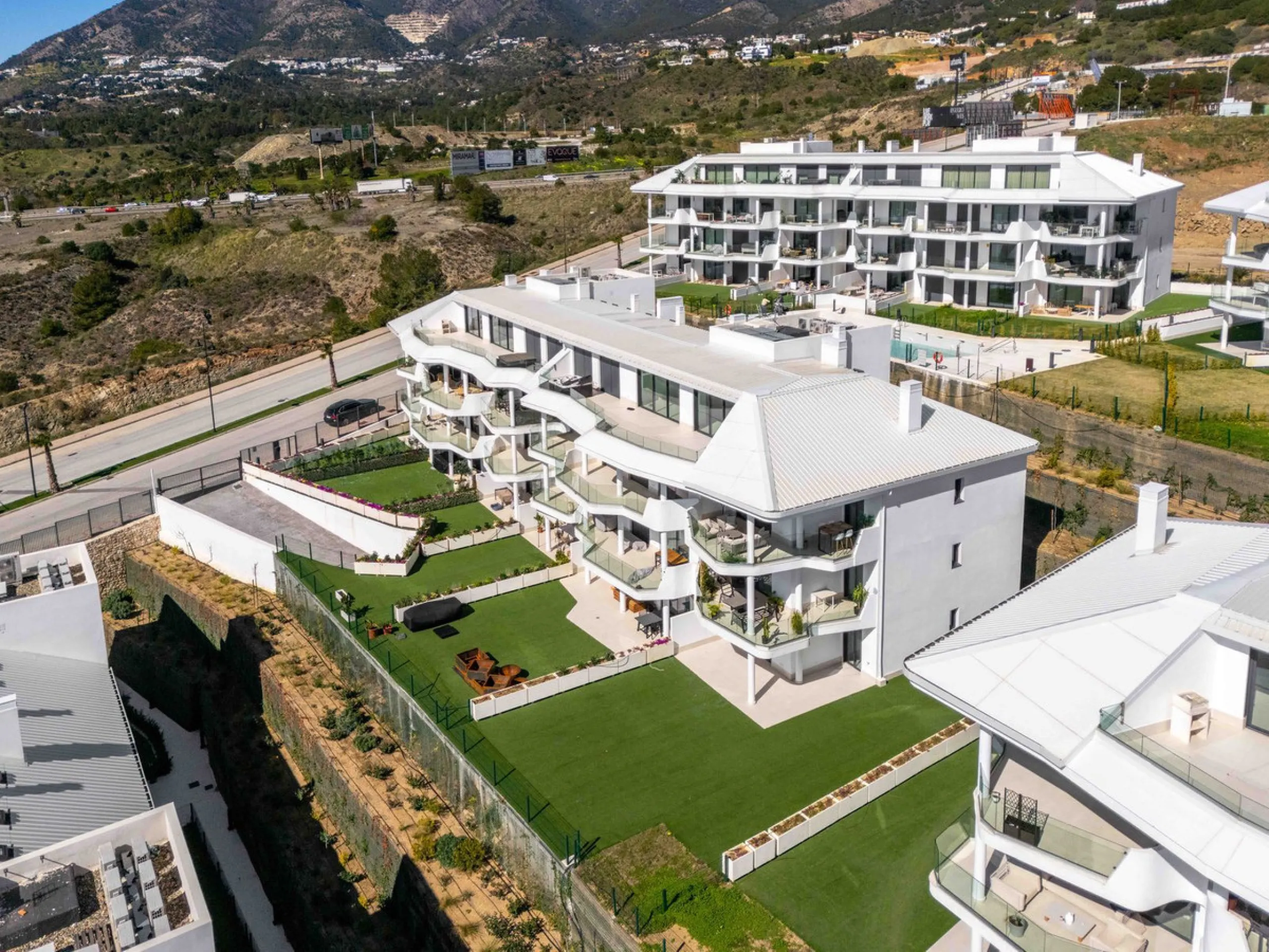 Apartment - Middle Floor Apartment в продаже в Fuengirola, Málaga. В доме 3 спален и 2 ванных комнат. Площадь дома 125 м²