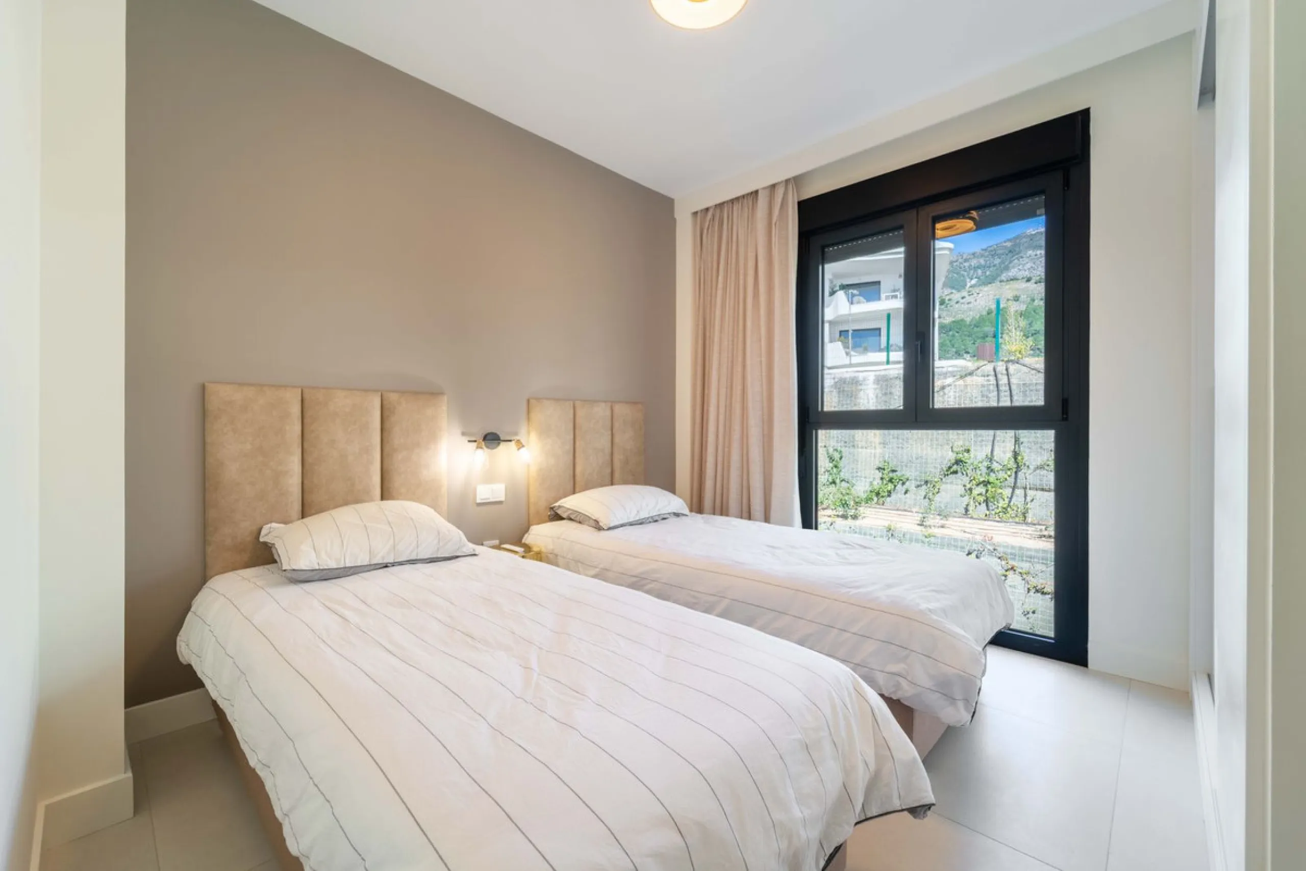 Apartment - Middle Floor Apartment в продаже в Fuengirola, Málaga. В доме 3 спален и 2 ванных комнат. Площадь дома 125 м²