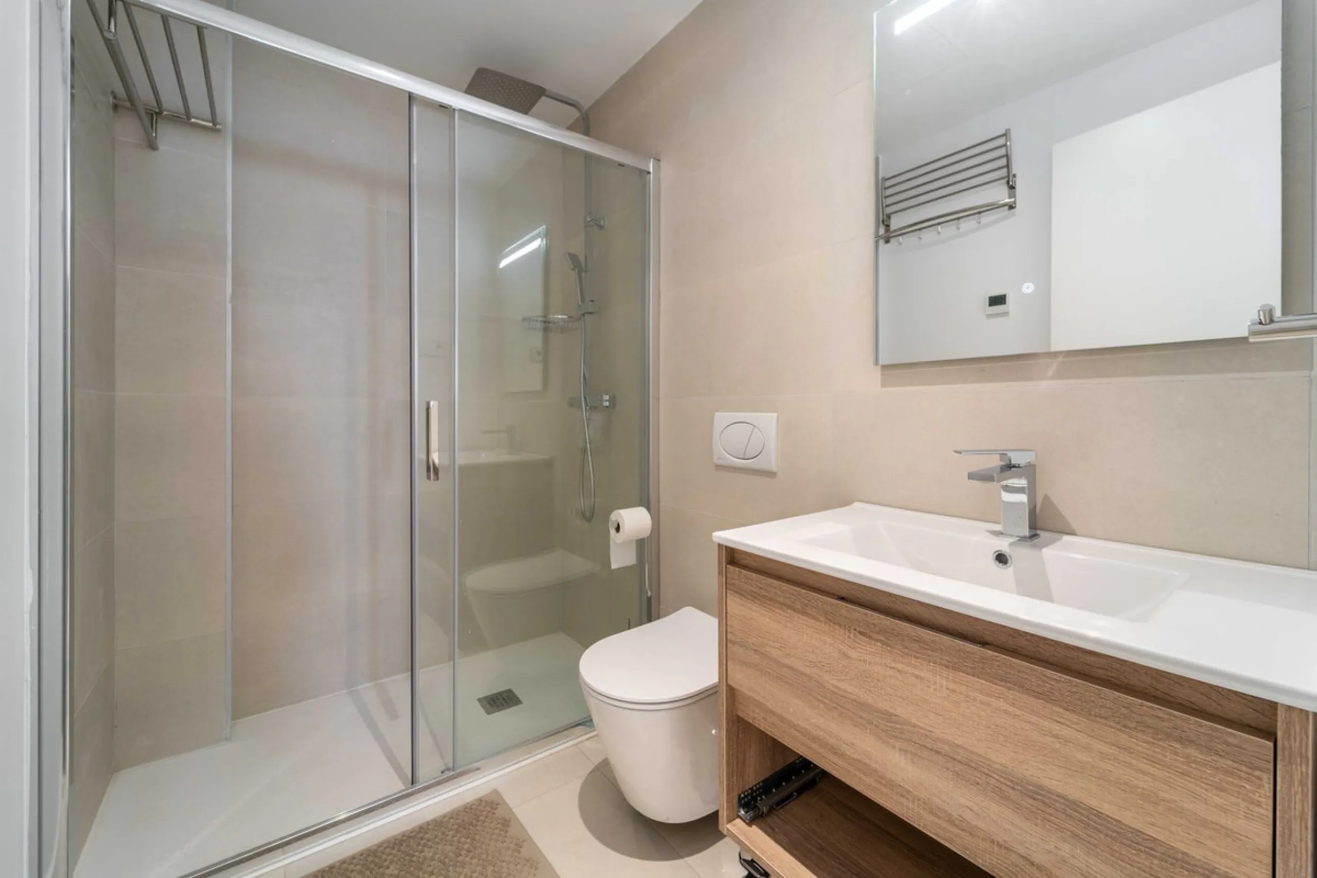 Apartment - Middle Floor Apartment в продаже в Fuengirola, Málaga. В доме 3 спален и 2 ванных комнат. Площадь дома 125 м²