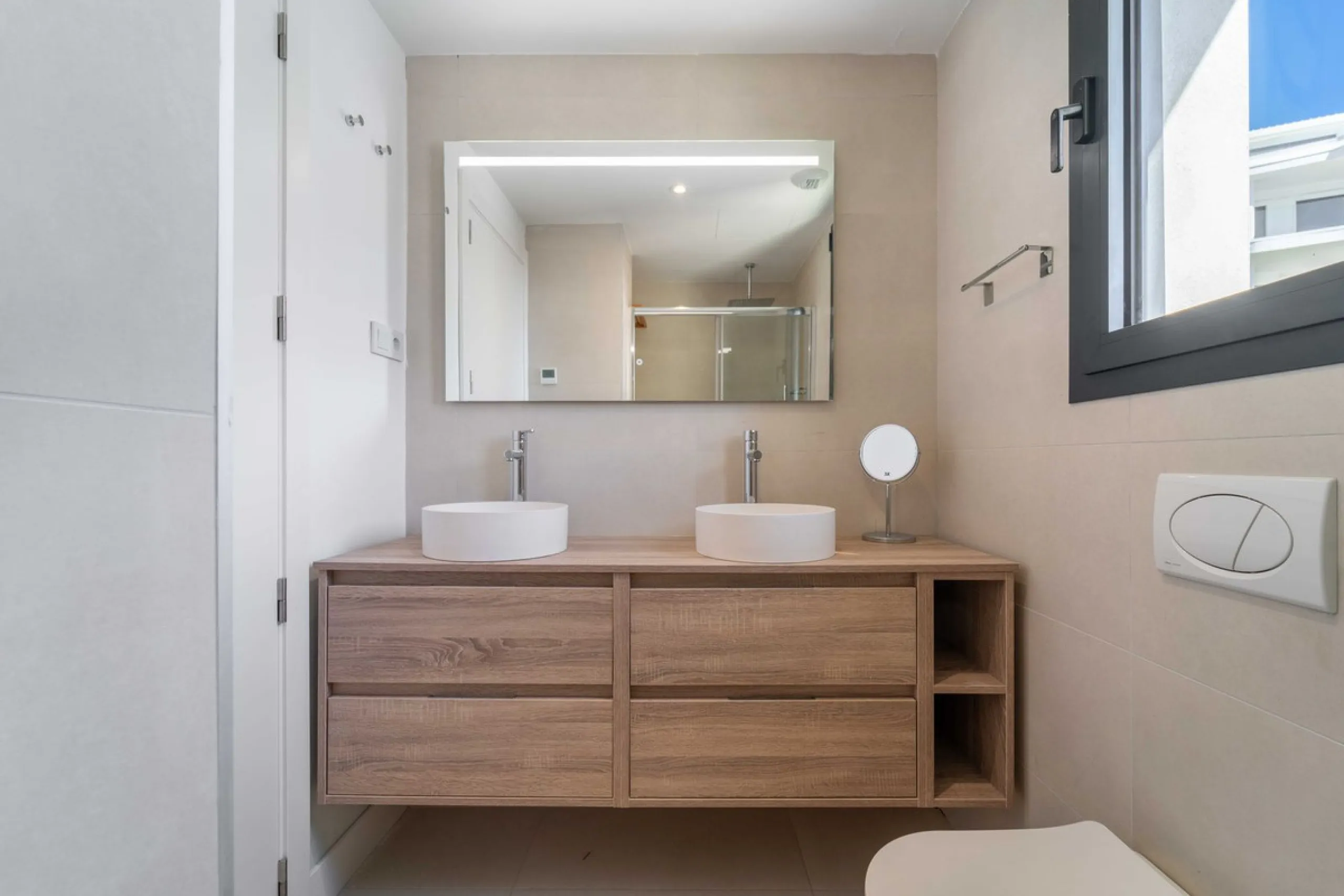 Apartment - Middle Floor Apartment в продаже в Fuengirola, Málaga. В доме 3 спален и 2 ванных комнат. Площадь дома 125 м²