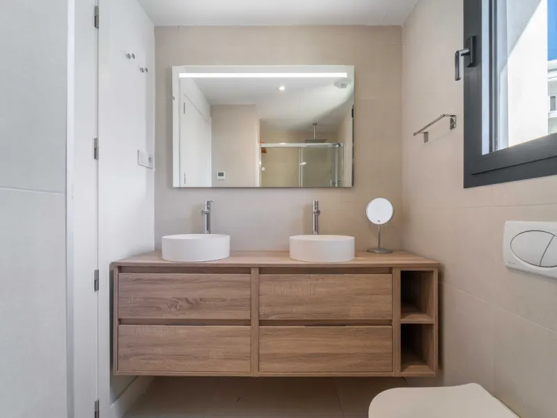 Apartment - Middle Floor Apartment в продаже в Fuengirola, Málaga. В доме 3 спален и 2 ванных комнат. Площадь дома 125 м²
