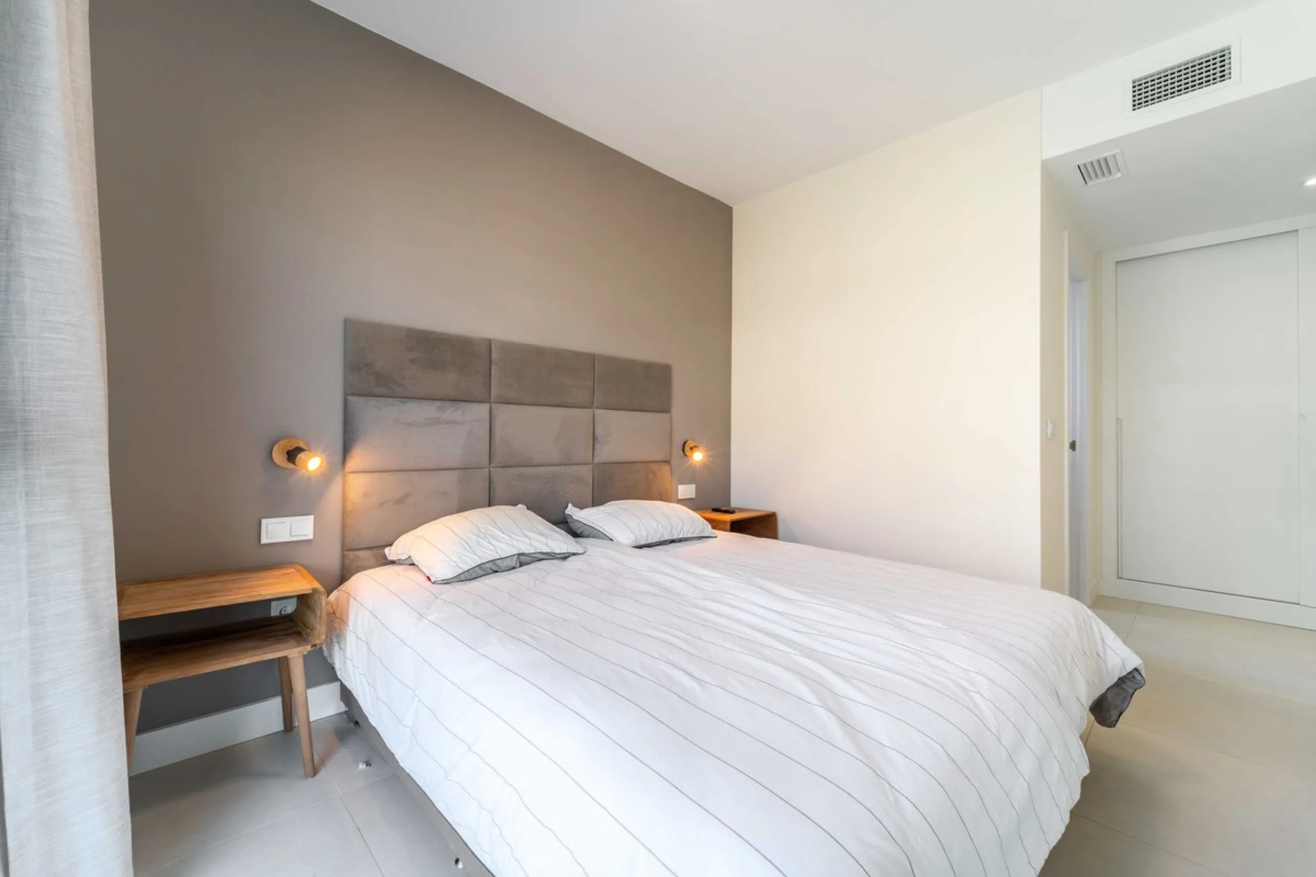 Apartment - Middle Floor Apartment в продаже в Fuengirola, Málaga. В доме 3 спален и 2 ванных комнат. Площадь дома 125 м²