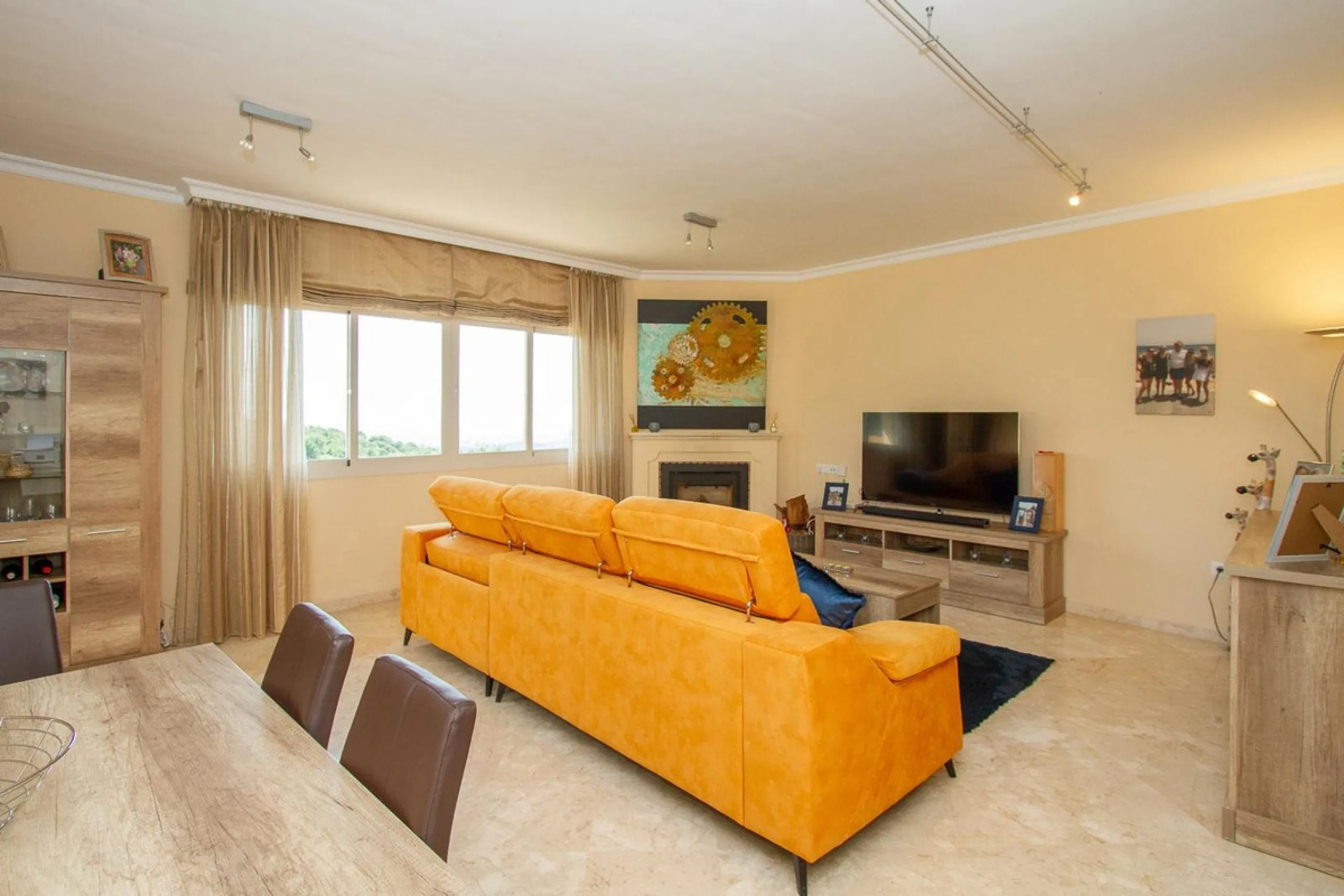 Wonderful luxury executive three bedroom south east facing penthouse with the most outstanding views to the sea.
