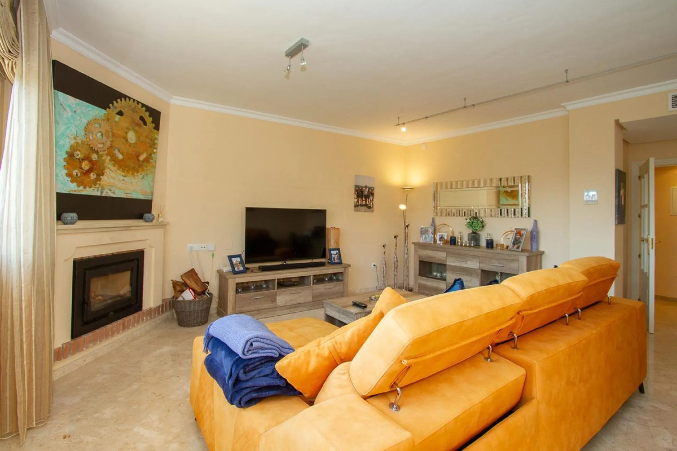 Wonderful luxury executive three bedroom south east facing penthouse with the most outstanding views to the sea.