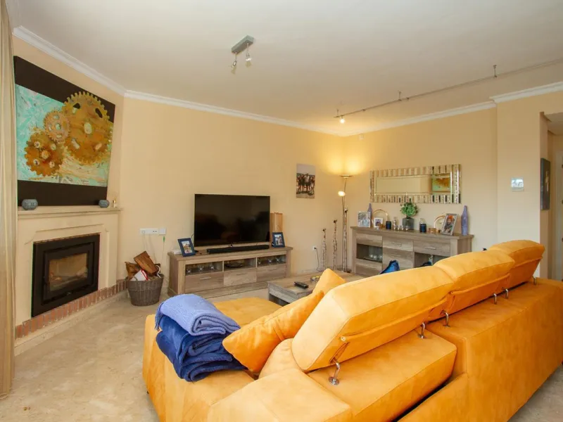 Wonderful luxury executive three bedroom south east facing penthouse with the most outstanding views to the sea.