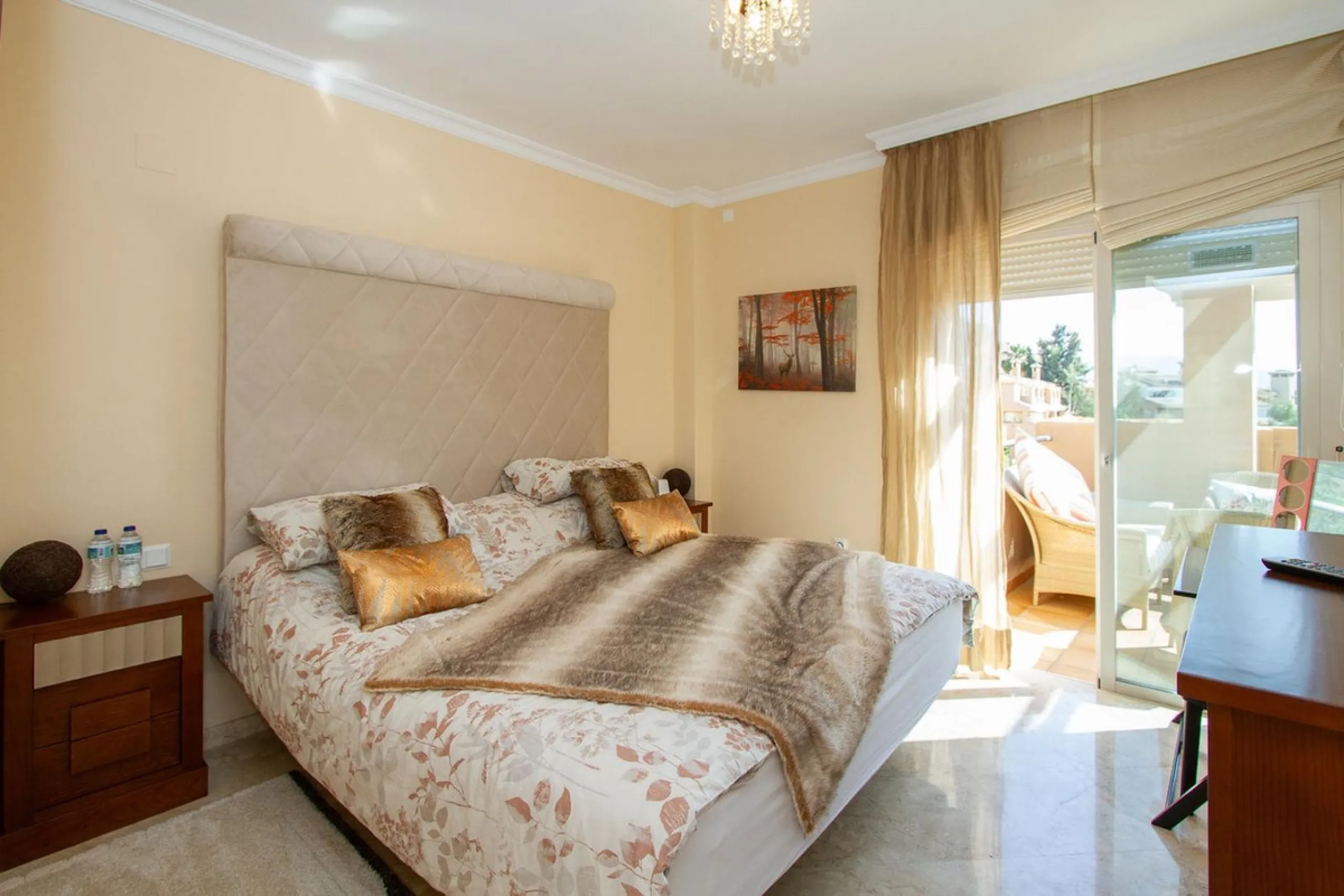 Wonderful luxury executive three bedroom south east facing penthouse with the most outstanding views to the sea.
