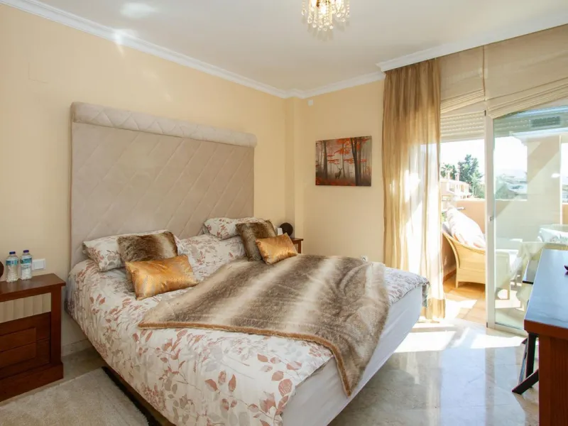 Wonderful luxury executive three bedroom south east facing penthouse with the most outstanding views to the sea.