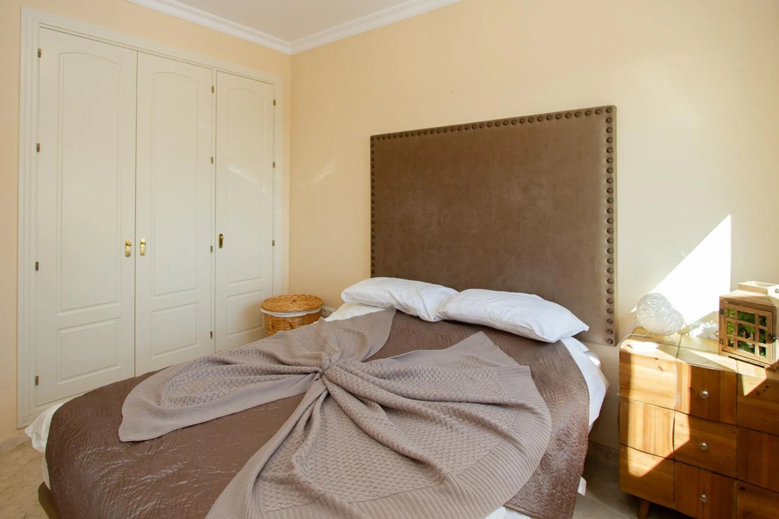 Wonderful luxury executive three bedroom south east facing penthouse with the most outstanding views to the sea.