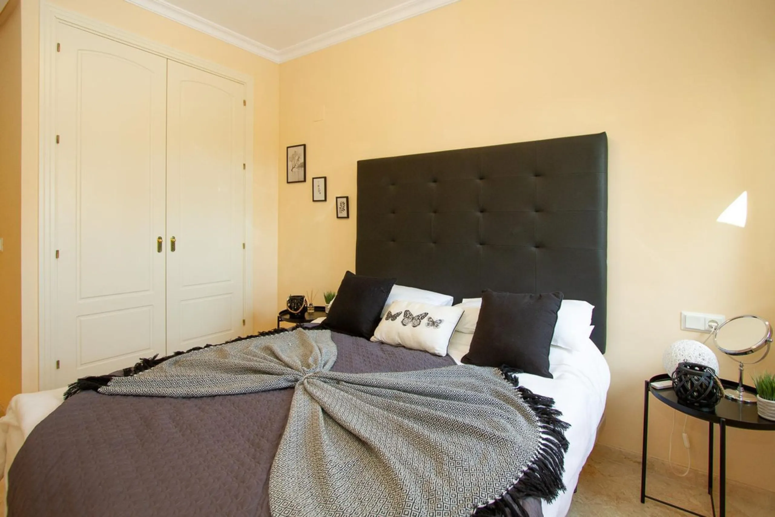 Wonderful luxury executive three bedroom south east facing penthouse with the most outstanding views to the sea.