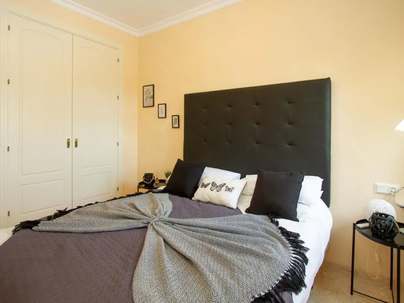Wonderful luxury executive three bedroom south east facing penthouse with the most outstanding views to the sea.