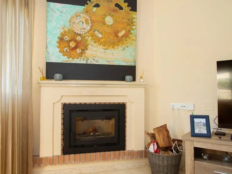 Wonderful luxury executive three bedroom south east facing penthouse with the most outstanding views to the sea.