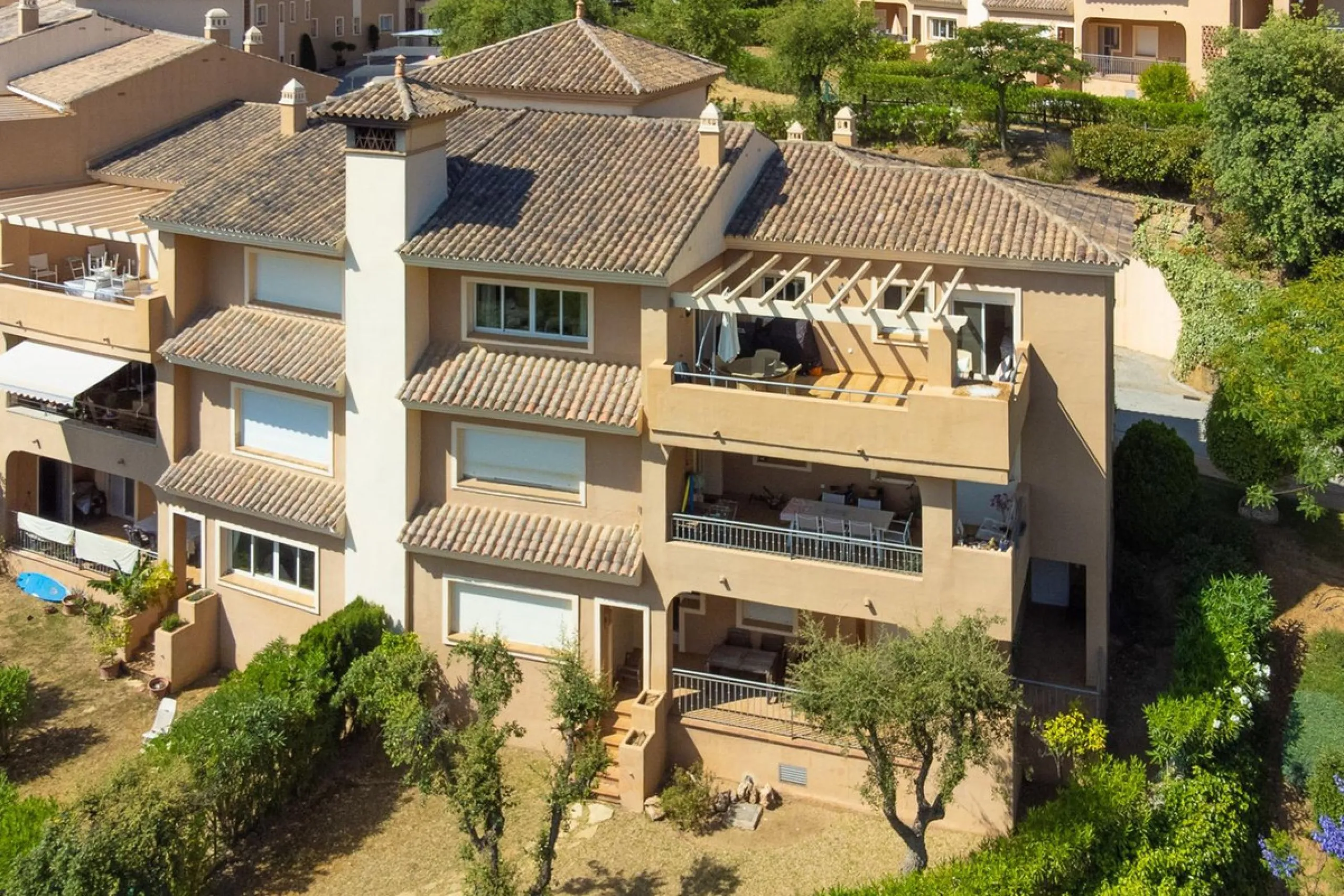 Wonderful luxury executive three bedroom south east facing penthouse with the most outstanding views to the sea.