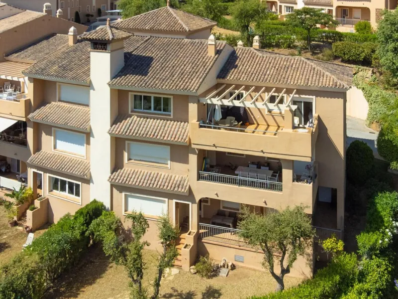 Wonderful luxury executive three bedroom south east facing penthouse with the most outstanding views to the sea.