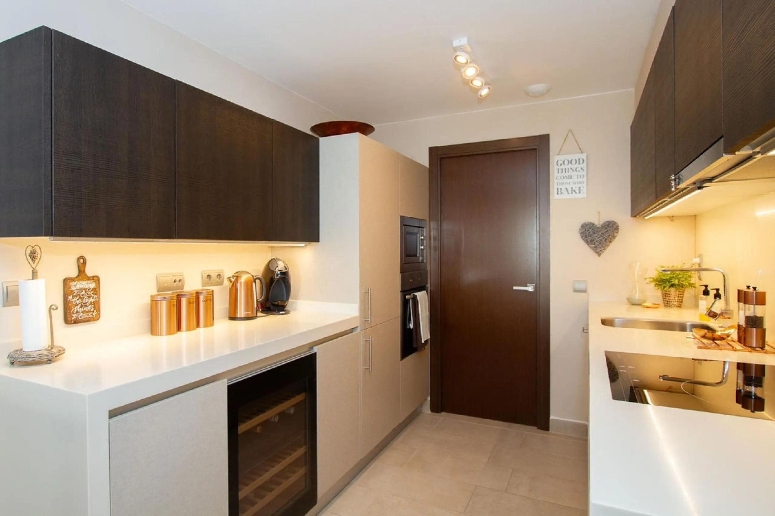 Apartment - Ground Floor Apartment в продаже в Marbella, Málaga. В доме 2 спален и 2 ванных комнат. Площадь дома 95 м²