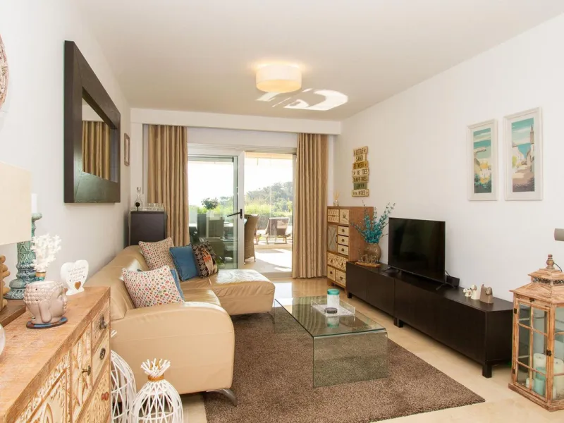 Apartment - Ground Floor Apartment в продаже в Marbella, Málaga. В доме 2 спален и 2 ванных комнат. Площадь дома 95 м²