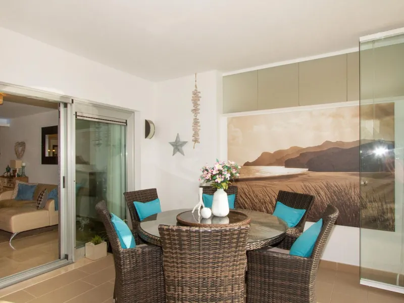 Apartment - Ground Floor Apartment в продаже в Marbella, Málaga. В доме 2 спален и 2 ванных комнат. Площадь дома 95 м²