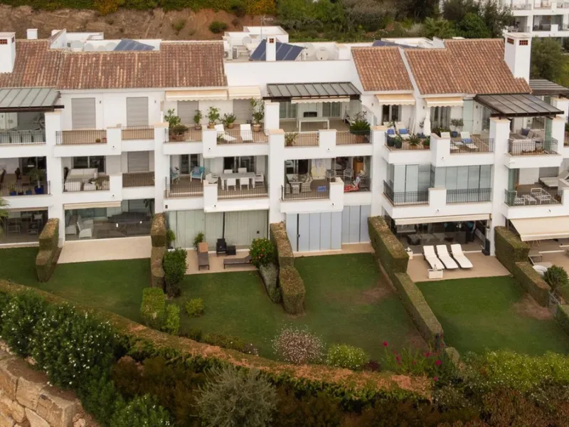 Apartment - Ground Floor Apartment в продаже в Marbella, Málaga. В доме 2 спален и 2 ванных комнат. Площадь дома 95 м²