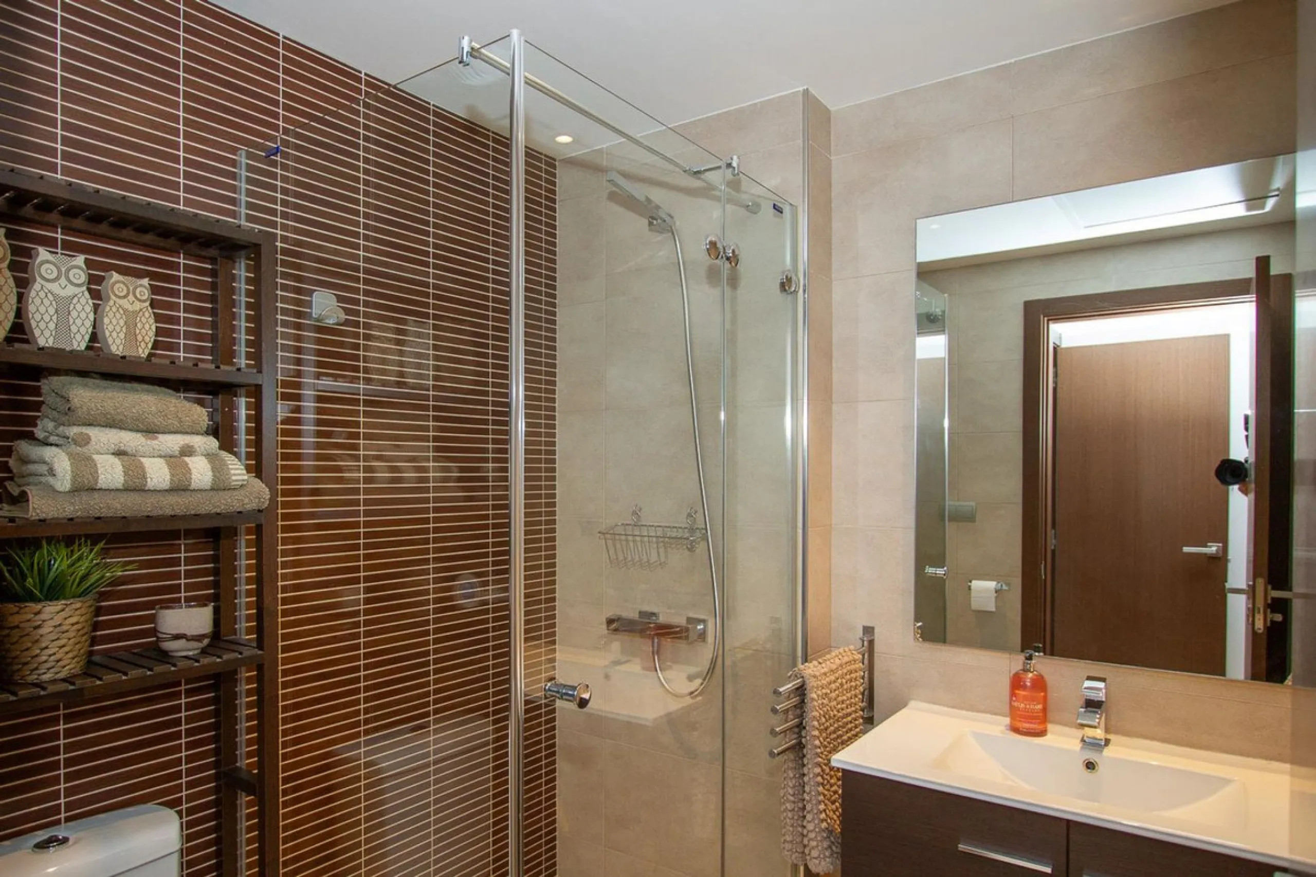 Apartment - Ground Floor Apartment в продаже в Marbella, Málaga. В доме 2 спален и 2 ванных комнат. Площадь дома 95 м²