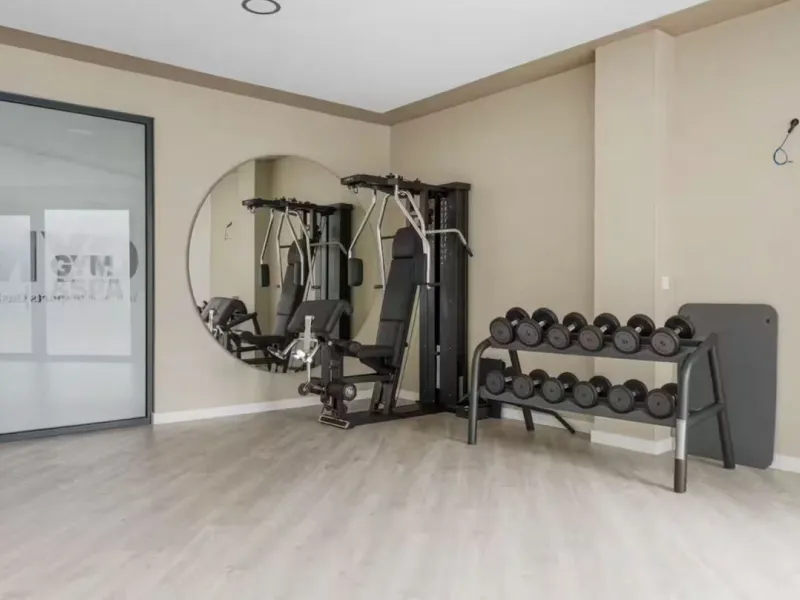 This luxurious fully furnished 2-bedroom penthouse is located in the modern and highly sought-after Oasis 325 development, in one of the fastest-growing areas between Marbella and Estepona. The property combines contemporary architecture, excellent natura