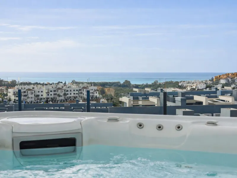 This luxurious fully furnished 2-bedroom penthouse is located in the modern and highly sought-after Oasis 325 development, in one of the fastest-growing areas between Marbella and Estepona. The property combines contemporary architecture, excellent natura
