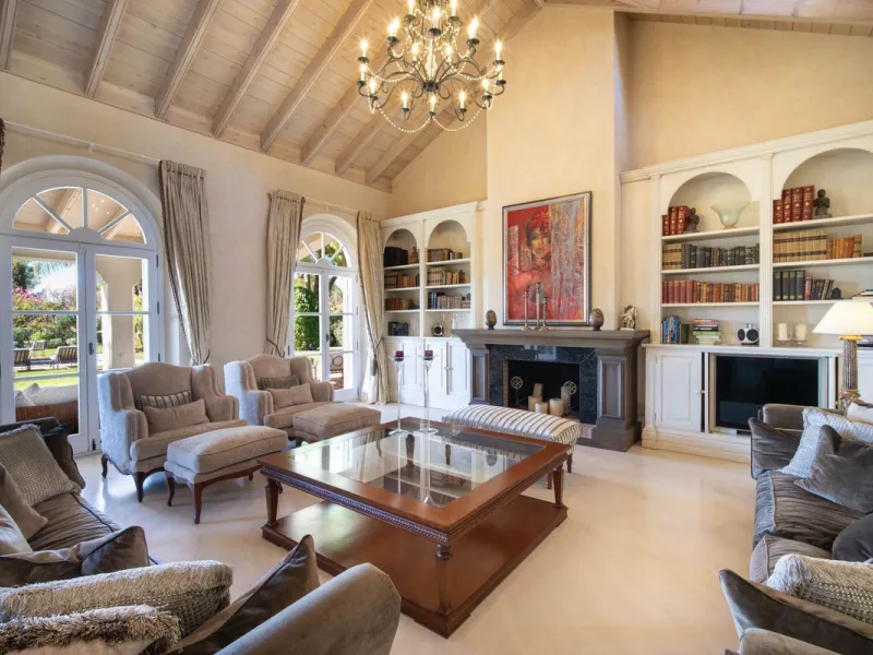 Mediterrane Villa mit Meerblick in Altos Reales, Marbella