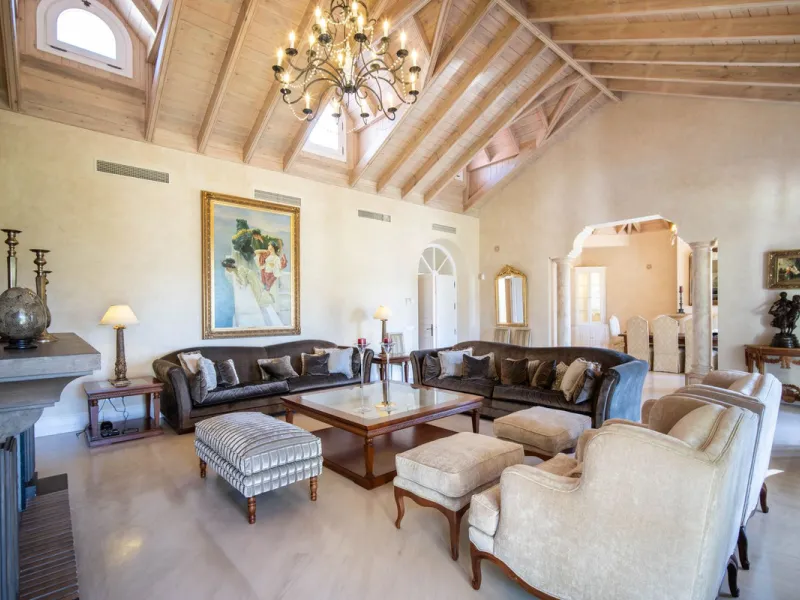 Mediterrane Villa mit Meerblick in Altos Reales, Marbella