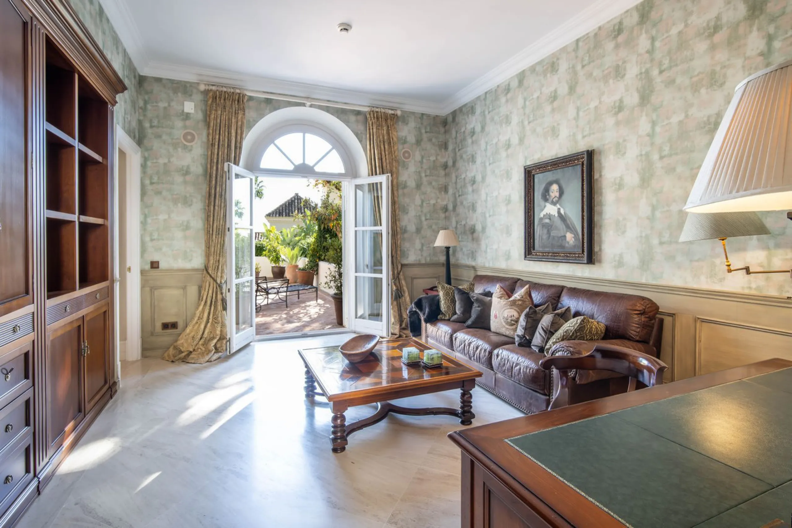 Mediterrane Villa mit Meerblick in Altos Reales, Marbella