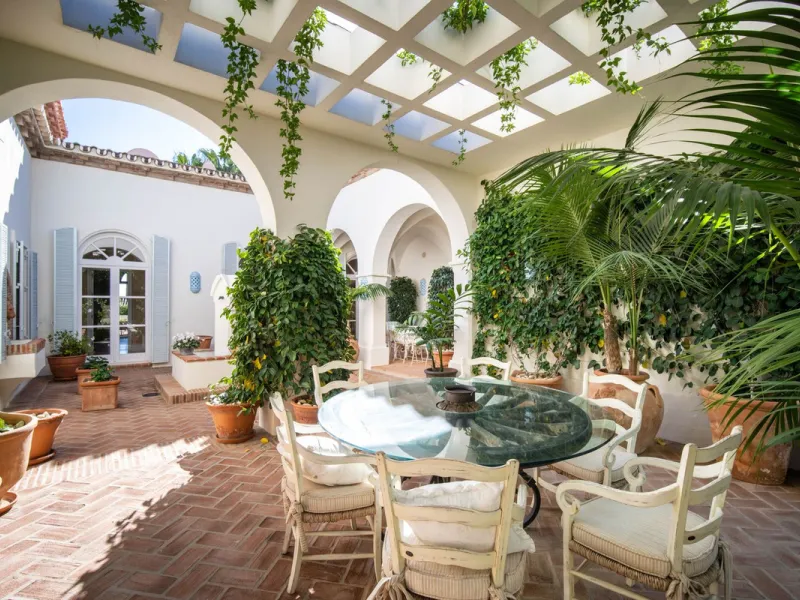 Mediterrane Villa mit Meerblick in Altos Reales, Marbella