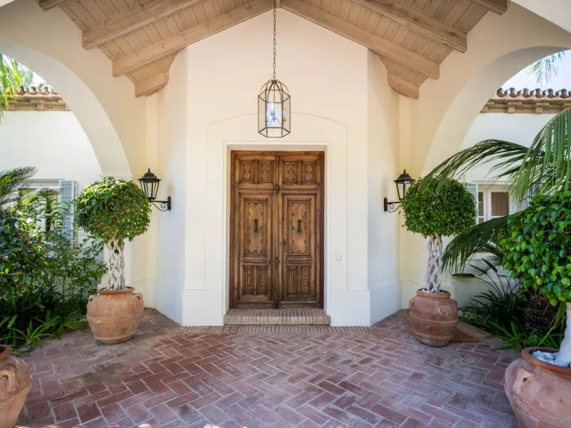 Mediterrane Villa mit Meerblick in Altos Reales, Marbella