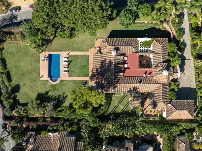 Mediterrane Villa mit Meerblick in Altos Reales, Marbella